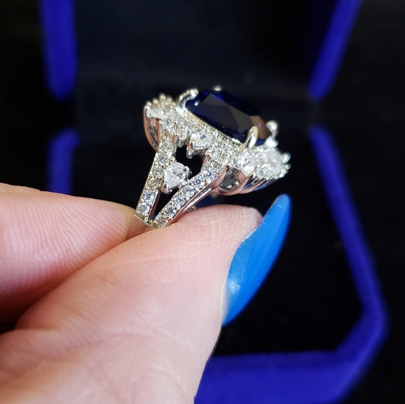 New Gorgeous 925 Emerald cut sapphire ring - Picture 4 of 8
